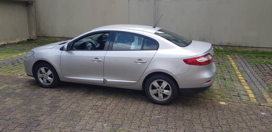 RENAULT FLUENCE 2.0 DYNAMIQUE 16V FLEX 4P AUTOMÁTICO